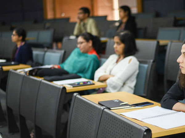 ఉద్యోగాలు మందగించిన రంగాలు...