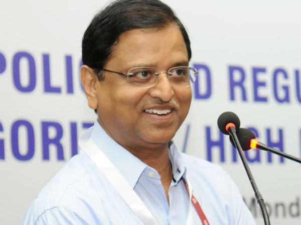 సావరిన్ బాండ్స్ ప్లాన్‌ను పర్యవేక్షించారు