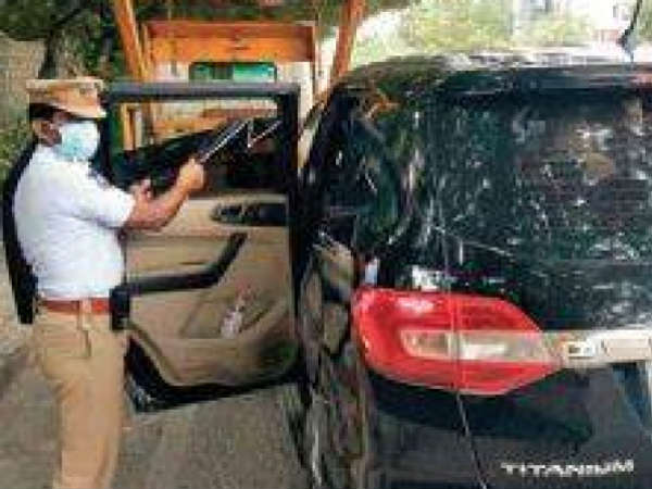 నాగశౌర్య కారుకు బ్లాక్ ఫిల్మ్