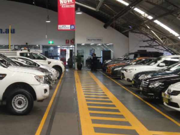 క్షీణించిన వాహన విక్రయాలు