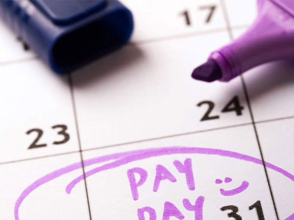 వేతనాల పెంపును పక్కన పెట్టిన కంపెనీలు 