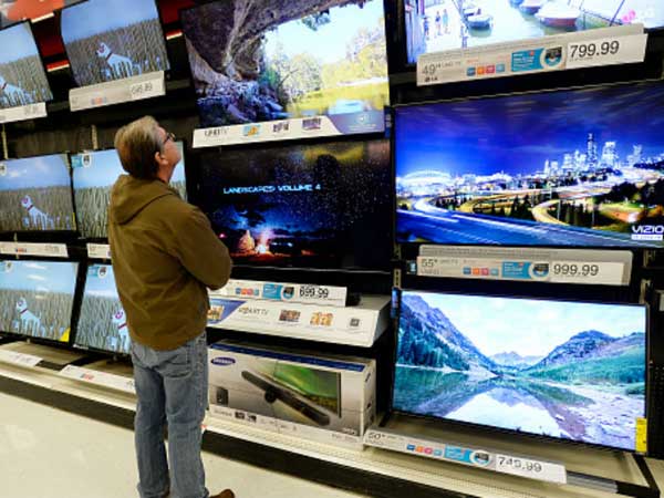 యువతకు మొబైల్ ఫోన్లపై పెరిగిన ఆసక్తి