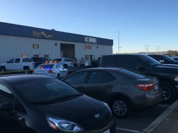 టెంట్లు ఏర్పాటు చేసుకొని సేల్