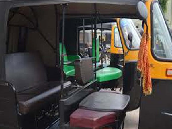 6.63 లక్షల ఆటోలు/ట్యాక్సీలు...