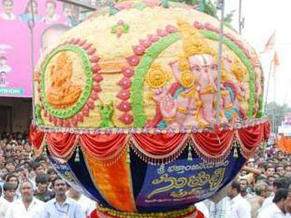 మొదట స్థానికులకే అవకాశం.. ఆ తర్వాత స్థానికేతరులకూ..