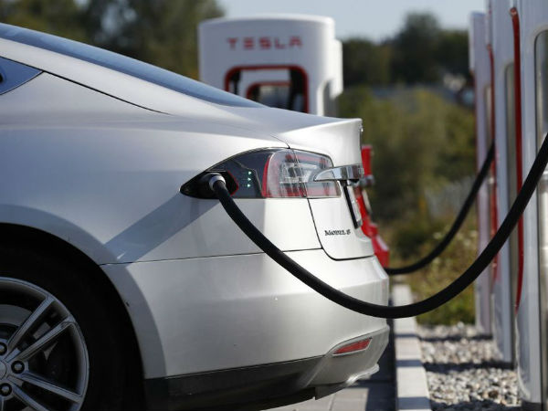 సగం కూడా ముందుకు రాలె... 