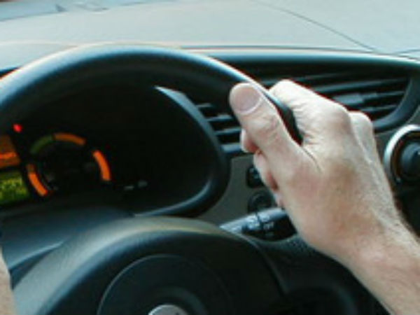 జేసీబీని తరలిస్తుండగా 