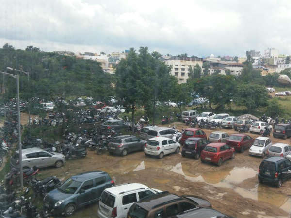 ప్రత్యేక బూత్ ఏర్పాటు