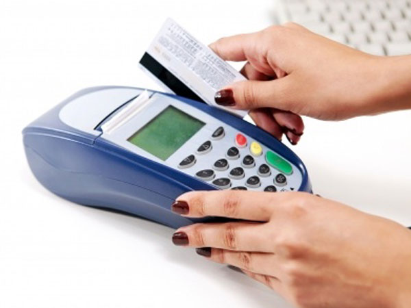 సొమ్ము చేసుకుంటున్న వ్యాపార వర్గాలు...