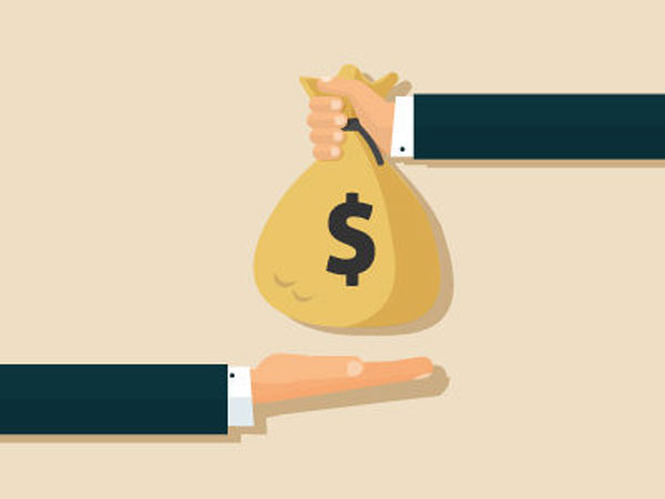 ‘థ్యాంక్స్ గివింగ్' కింద యథేచ్ఛగా రుణవితరణ...