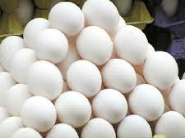 పౌల్ట్రీ రైతుల నుంచి తక్కువ ధరకే గుడ్లు