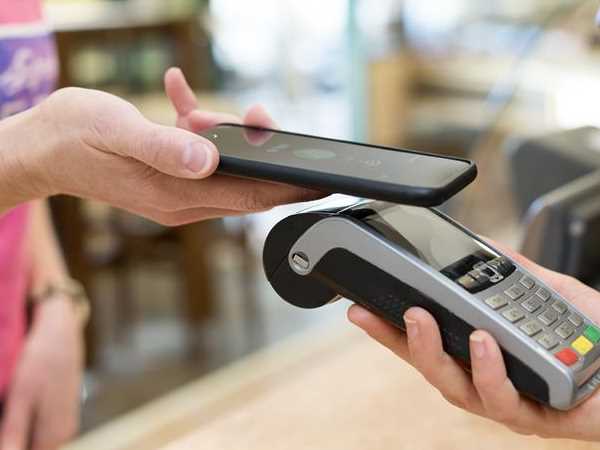 నగదు చెల్లింపులపై ఛార్జీలు, పన్నులు వేయండి