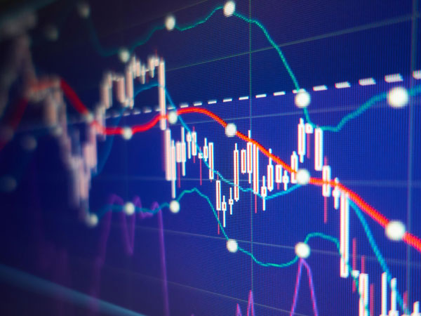 ఈక్విటీ మార్కెట్ల ఊగిసలాట...