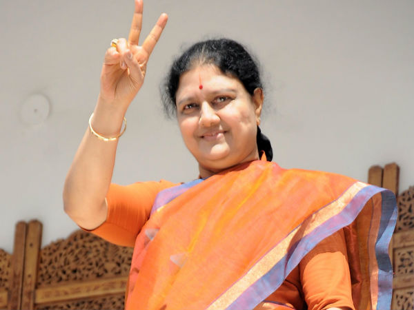 కీలక పత్రాలు స్వాధీనం