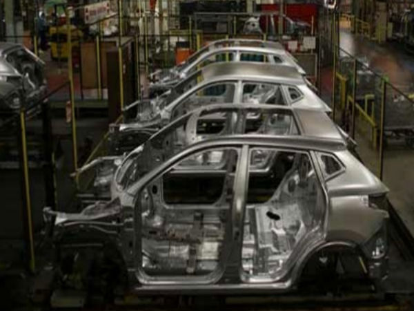 భారీగా తగ్గిన డొమెస్టిక్ కారు సేల్స్