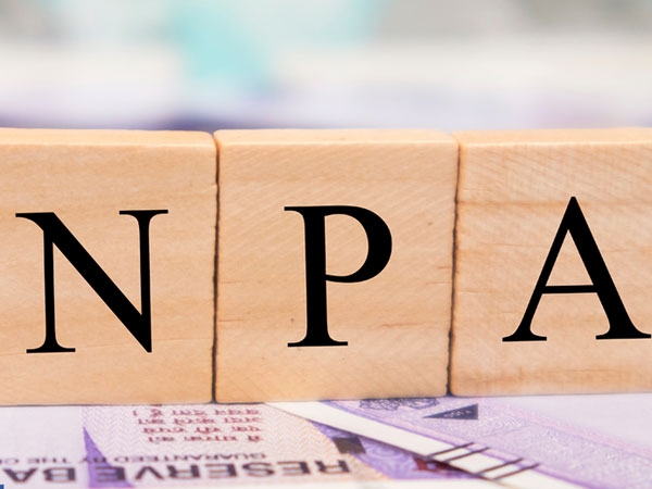 PSBలు ఎన్పీఏలు దిగి వచ్చాయి