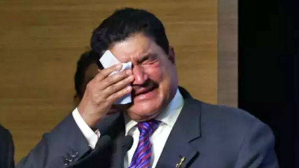 షేర్లు పడిపోయి, సంపద తరిగిపోయి...