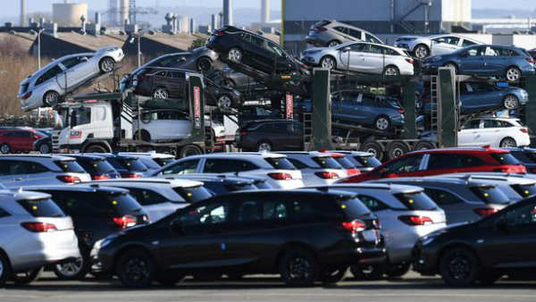 కరోనా దెబ్బకు చైనా విలవిల...