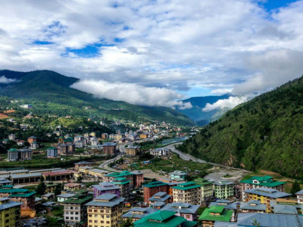 రూ.18,000 చెల్లిస్తున్న అంతర్జాతీయ పర్యాటకులు