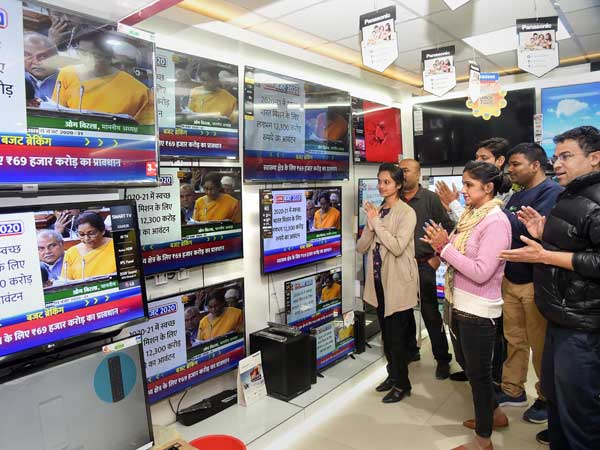 271 మంది పేదరికం నుంచి బయటపడ్డారు