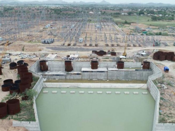 11 మిషన్లు... 22 డెలివరీ పైపుల ద్వారా ... 13 కిలోమీటర్లు 11 మిషన్లు... 22 డెలివరీ పైపుల ద్వారా ... 13 కిలోమీటర్లు