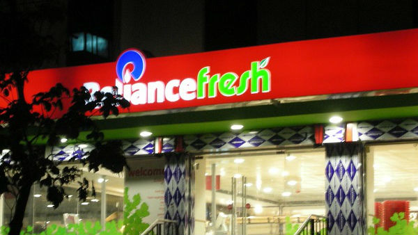 ఆరో స్థానం నుండి తొలి స్థానానికి రిలయన్స్ రిటైల్