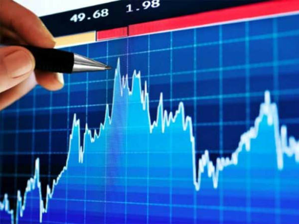 వాళ్లు అమ్మేస్తుంటే.. వీళ్లు కొంటున్నారు...