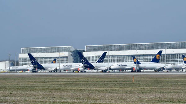 విమానయాన సంస్థలు నష్టపోతున్నాయి విమానయాన సంస్థలు నష్టపోతున్నాయి