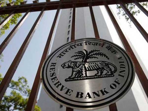 వార్ రూమ్ ఇలా.. వార్ రూమ్ ఇలా..