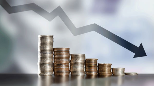 అన్ని రంగాలు నష్టాల్లోనే..