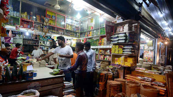 సప్లై చైన్ తెగి 40 శాతం వరకు అమ్మకాలు క్షీణించాయి