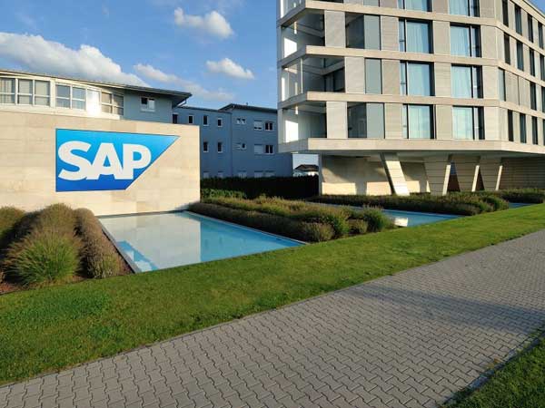 13,000 మంది ఉద్యోగులకు SAP హామీ