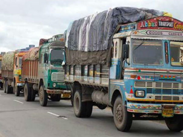 90 శాతం నిలిచిన ట్రక్కులు