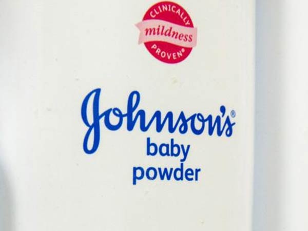 పౌడర్ పై వ్యా‍జ్యాలతోనే ఈ నిర్ణయం తీసుకున్న జాన్సన్ అండ్ జాన్సన్ 