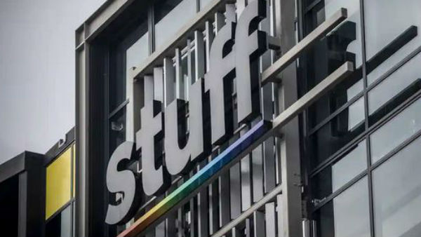 సీఈవోకు 1 డాలర్‌కే 'స్టఫ్' విక్రయం