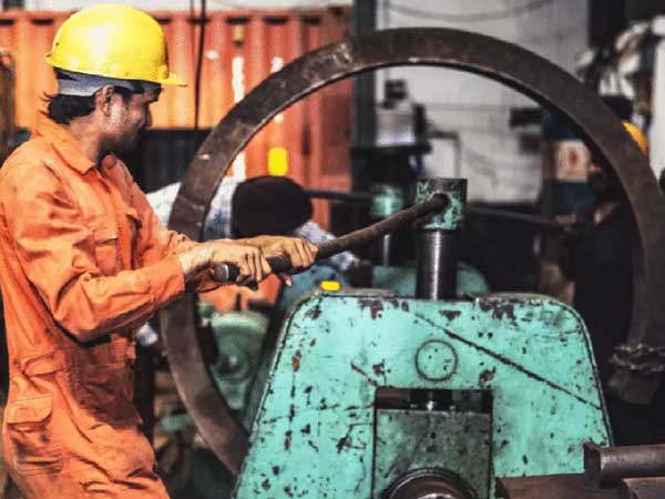 ఆర్థిక భారం తగ్గించాలి