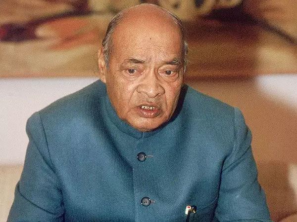 పీవీ ప్రధాని అయ్యే నాటికి భారత్ అత్యంత దారుణ పరిస్థితి