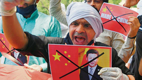 దిగుమతులు భారమవుతున్నాయి