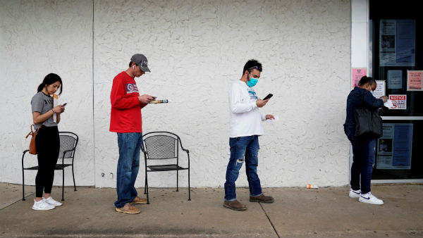 అమెరికా ఆర్థిక వ్యవస్థ కుప్పకూలింది