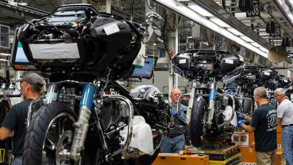 గత ఆర్థిక సంవత్సరంలో 2,500 కన్నా తక్కువ బైక్స్ అమ్మకం