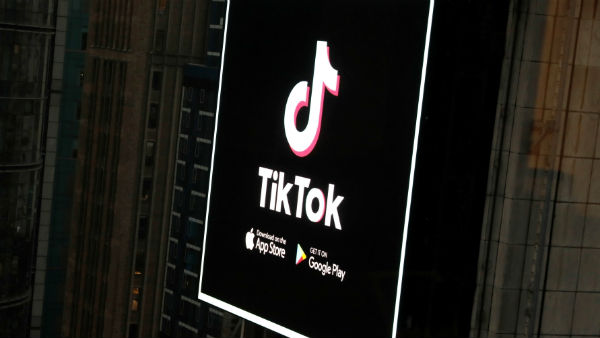  చర్చలు.. ఉద్యోగులను కాపాడుకునే ప్రయత్నం