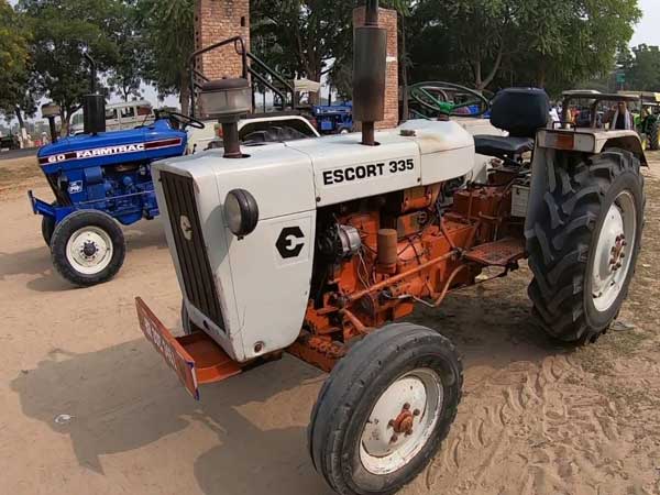 ఎస్కార్ట్ ట్రాక్టర్లు