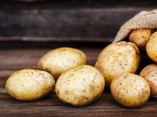 ఉల్లి ధర మరింత కాలం అధికంగా. ఆలు ధరలు తగ్గొచ్చు