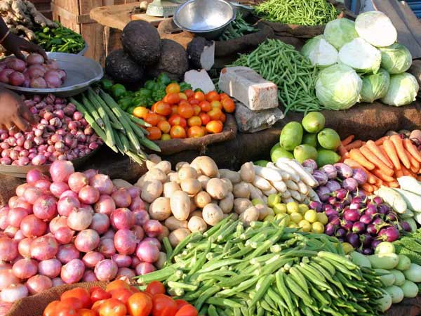  ధరాఘాతం శరాఘాతంగా ... చుక్కలు తాకిన నిత్యావసరాలు