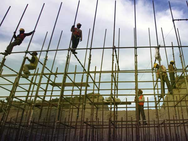 ప్రమాణాలతో తన నిబద్ధత..