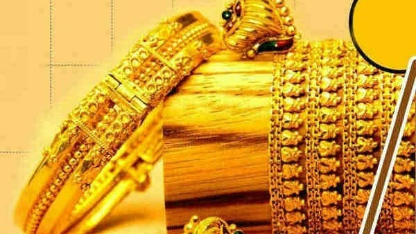 వెండి స్వల్పంగా జంప్