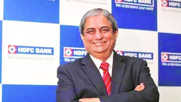 మధ్యస్థాయి ఉద్యోగితో పోలిస్తే 139 రెట్లు