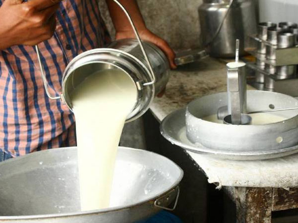 35 లక్షల లీటర్ల పాలు