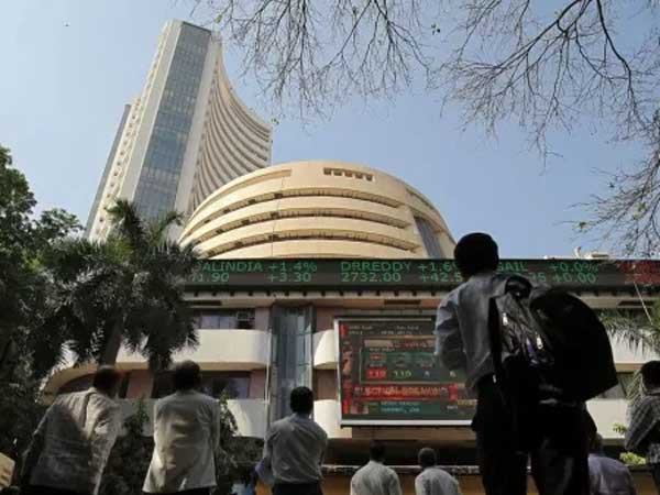 Sensex down 300 points, factors dragging the market Sensex down 300 points, factors dragging the market