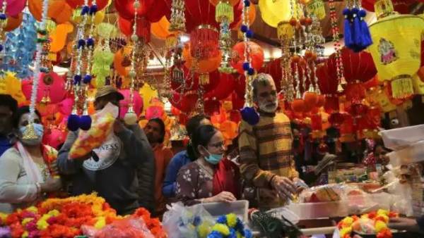 దేశీయ వస్తువులకు డిమాండ్..